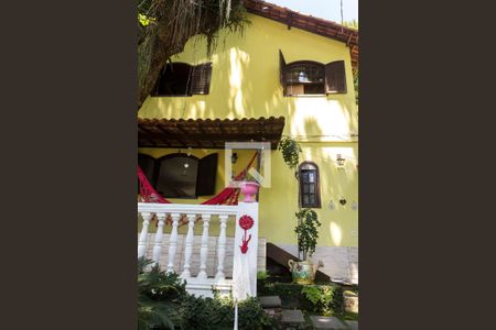 Casa à venda com 400m², 2 quartos e 2 vagasFachada