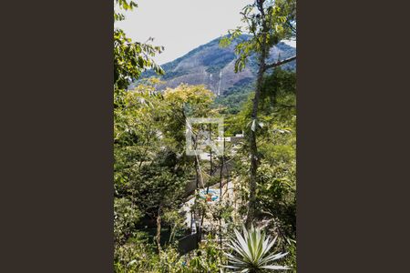 Casa à venda com 400m², 2 quartos e 2 vagasQuintal