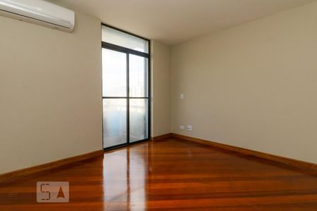 Apartamento para alugar com 210m², 3 quartos e 3 vagasSuíte 1