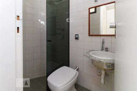 Apartamento para alugar com 210m², 3 quartos e 3 vagasBanheiro de serviço