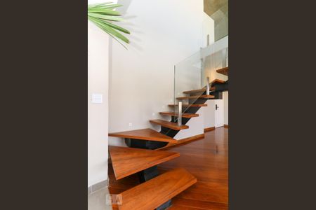 Apartamento para alugar com 210m², 3 quartos e 3 vagasEscada
