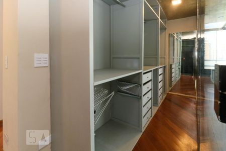 Apartamento para alugar com 210m², 3 quartos e 3 vagasSuíte 2