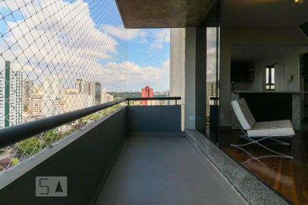 Apartamento para alugar com 210m², 3 quartos e 3 vagasVaranda
