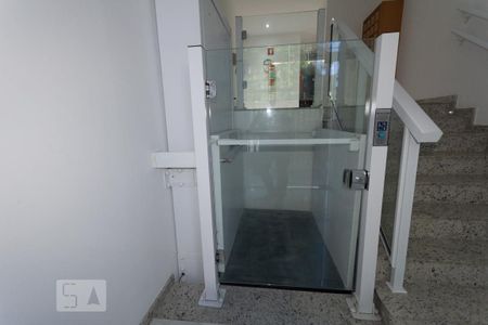 Apartamento à venda com 64m², 2 quartos e 1 vagaElevador para cadeirantes