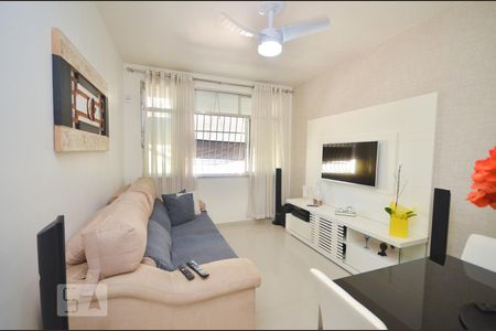 Apartamento à venda com 68m², 2 quartos e 1 vagaSala