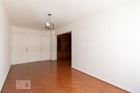 Sala  de apartamento para alugar com 3 quartos, 72m² em Bosque da Saúde, São Paulo