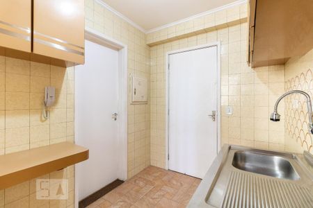 Cozinha de apartamento para alugar com 3 quartos, 72m² em Bosque da Saúde, São Paulo