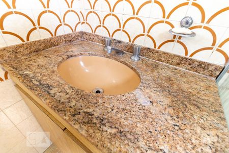 Apartamento para alugar com 72m², 3 quartos e 1 vaga Apartamento para alugar com 72m², 3 quartos e 1 vagaBanheiro