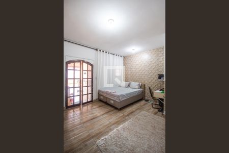 Casa à venda com 220m², 5 quartos e 6 vagasQuarto 2