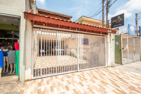 Casa à venda com 220m², 5 quartos e 6 vagasFachada