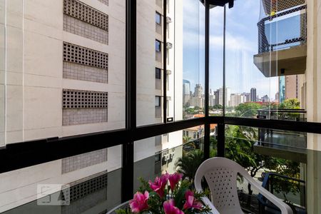 Varanda de apartamento à venda com 2 quartos, 82m² em Vila Nova Conceição, São Paulo