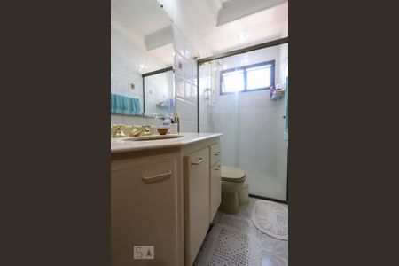 Apartamento à venda com 118m², 3 quartos e 3 vagas Apartamento à venda com 118m², 3 quartos e 3 vagasBanheiro Social