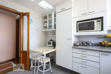 Apartamento à venda com 118m², 3 quartos e 3 vagas Apartamento à venda com 118m², 3 quartos e 3 vagasCozinha