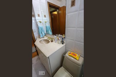 Apartamento à venda com 118m², 3 quartos e 3 vagas Apartamento à venda com 118m², 3 quartos e 3 vagasBanheiro Social