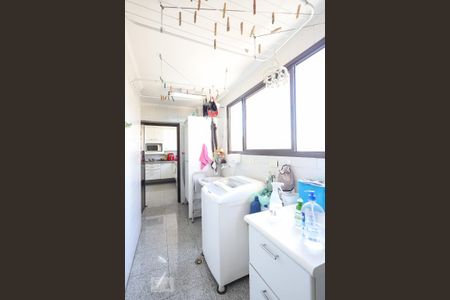 Apartamento à venda com 118m², 3 quartos e 3 vagas Apartamento à venda com 118m², 3 quartos e 3 vagasLavanderia