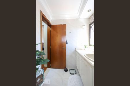 Apartamento à venda com 118m², 3 quartos e 3 vagas Apartamento à venda com 118m², 3 quartos e 3 vagasSuíte Banheiro