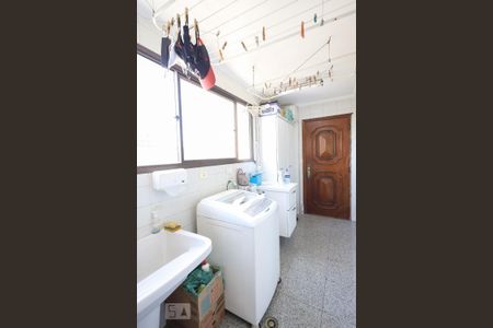 Apartamento à venda com 118m², 3 quartos e 3 vagas Apartamento à venda com 118m², 3 quartos e 3 vagasLavanderia