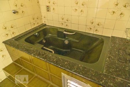 Casa à venda com 220m², 3 quartos e 2 vagas Casa à venda com 220m², 3 quartos e 2 vagasBanheiro da Suíte