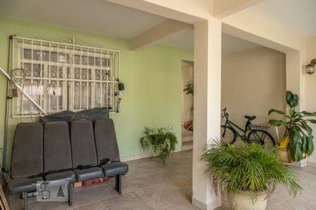 Casa à venda com 220m², 3 quartos e 2 vagas Casa à venda com 220m², 3 quartos e 2 vagasGaragem