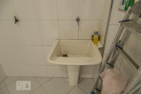 Casa à venda com 220m², 3 quartos e 2 vagas Casa à venda com 220m², 3 quartos e 2 vagasÁrea de Serviço