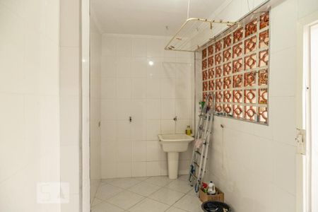 Casa à venda com 220m², 3 quartos e 2 vagas Casa à venda com 220m², 3 quartos e 2 vagasÁrea de Serviço