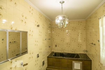 Casa à venda com 220m², 3 quartos e 2 vagas Casa à venda com 220m², 3 quartos e 2 vagasBanheiro da Suíte