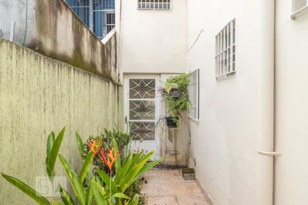 Casa à venda com 220m², 3 quartos e 2 vagas Casa à venda com 220m², 3 quartos e 2 vagasQuintal