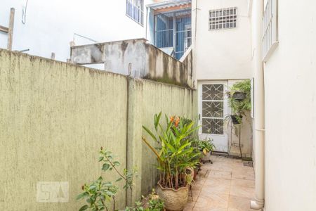 Casa à venda com 220m², 3 quartos e 2 vagas Casa à venda com 220m², 3 quartos e 2 vagasQuintal