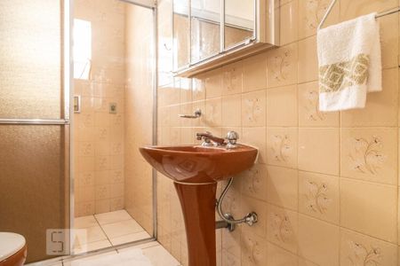 Casa à venda com 220m², 3 quartos e 2 vagas Casa à venda com 220m², 3 quartos e 2 vagasBanheiro