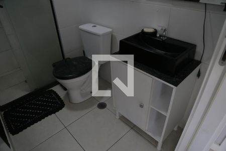 Banheiro de apartamento para alugar com 1 quarto, 34m² em Vila Palmeiras, São Paulo