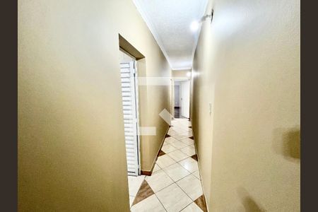 Corredor de casa para alugar com 2 quartos, 88m² em Vila Souza, São Paulo