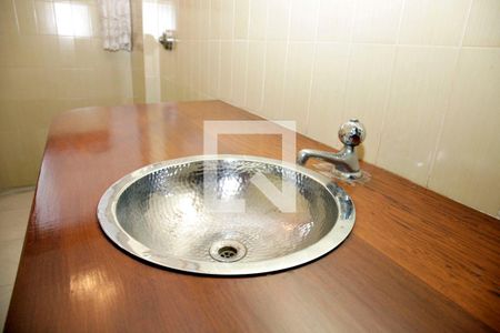 Apartamento à venda com 265m², 4 quartos e 2 vagasBanheiro 3 Lavabo Detalhe