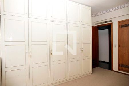 Apartamento à venda com 265m², 4 quartos e 2 vagasQuarto 3