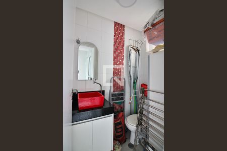 Apartamento à venda com 84m², 2 quartos e 2 vagasBanheiro de Serviço