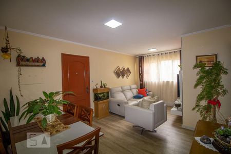 Sala de apartamento para alugar com 3 quartos, 73m² em Parque Independência, São Paulo