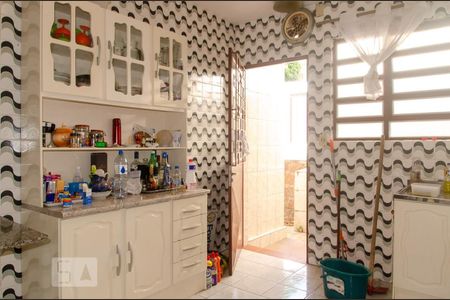 Casa à venda com 130m², 3 quartos e 2 vagasCozinha