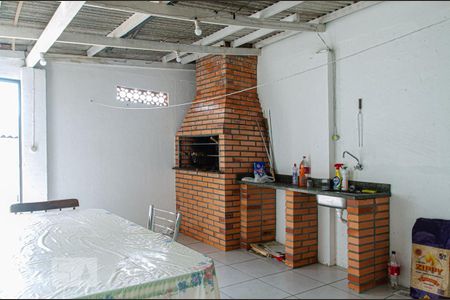 Casa à venda com 130m², 3 quartos e 2 vagas Churrasqueira