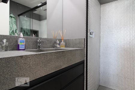 Banheiro de apartamento para alugar com 1 quarto, 43m² em Brooklin Paulista, São Paulo