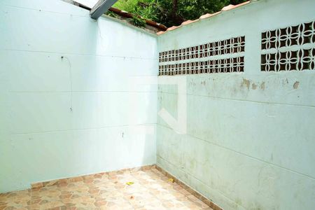 Casa de condomínio para alugar com 85m², 3 quartos e 2 vagasQuintal