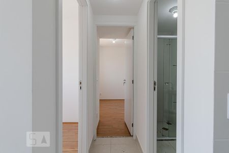 Corredor de apartamento para alugar com 2 quartos, 32m² em Parque Fongaro, São Paulo