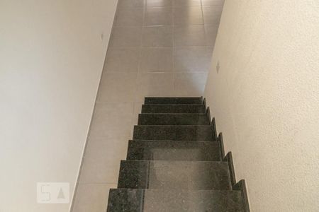 Casa à venda com 110m², 3 quartos e 2 vagasEscada