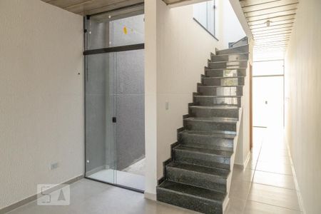 Casa à venda com 110m², 3 quartos e 2 vagasEscada