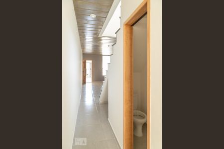 Casa à venda com 110m², 3 quartos e 2 vagasCorredor