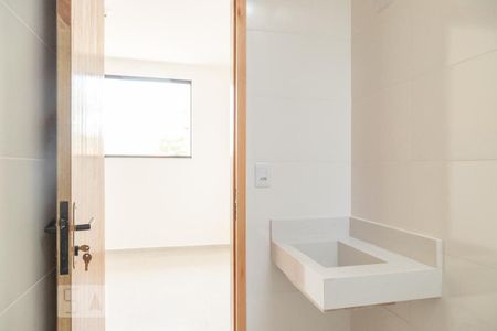 Casa à venda com 110m², 3 quartos e 2 vagasBanheiro da Suíte