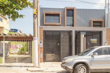 Casa à venda com 110m², 3 quartos e 2 vagasFachada