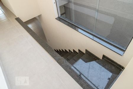 Casa à venda com 110m², 3 quartos e 2 vagasEscada