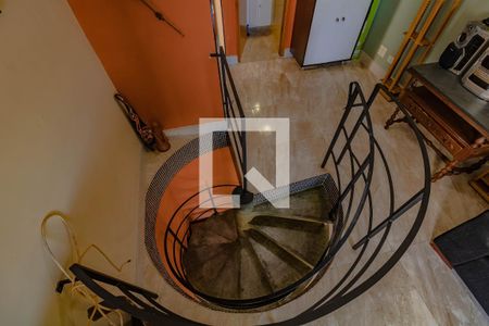 Apartamento à venda com 114m², 3 quartos e 2 vagasEscada