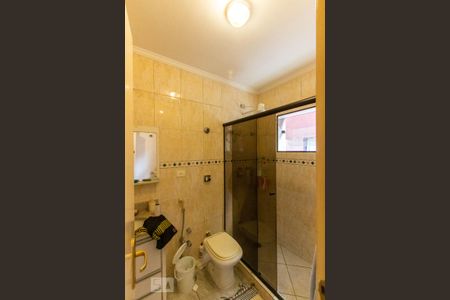 Casa de condomínio para alugar com 500m², 4 quartos e 4 vagas Casa de condomínio para alugar com 500m², 4 quartos e 4 vagasBanheiro da Suíte 2