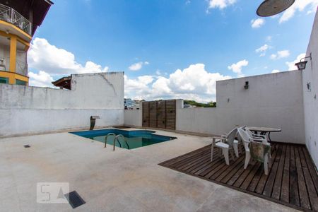 Casa de condomínio para alugar com 500m², 4 quartos e 4 vagas Casa de condomínio para alugar com 500m², 4 quartos e 4 vagasPiscina