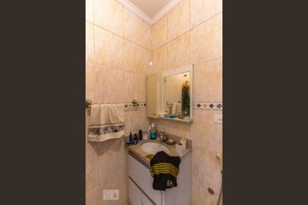 Casa de condomínio para alugar com 500m², 4 quartos e 4 vagas Casa de condomínio para alugar com 500m², 4 quartos e 4 vagasBanheiro da Suíte 2